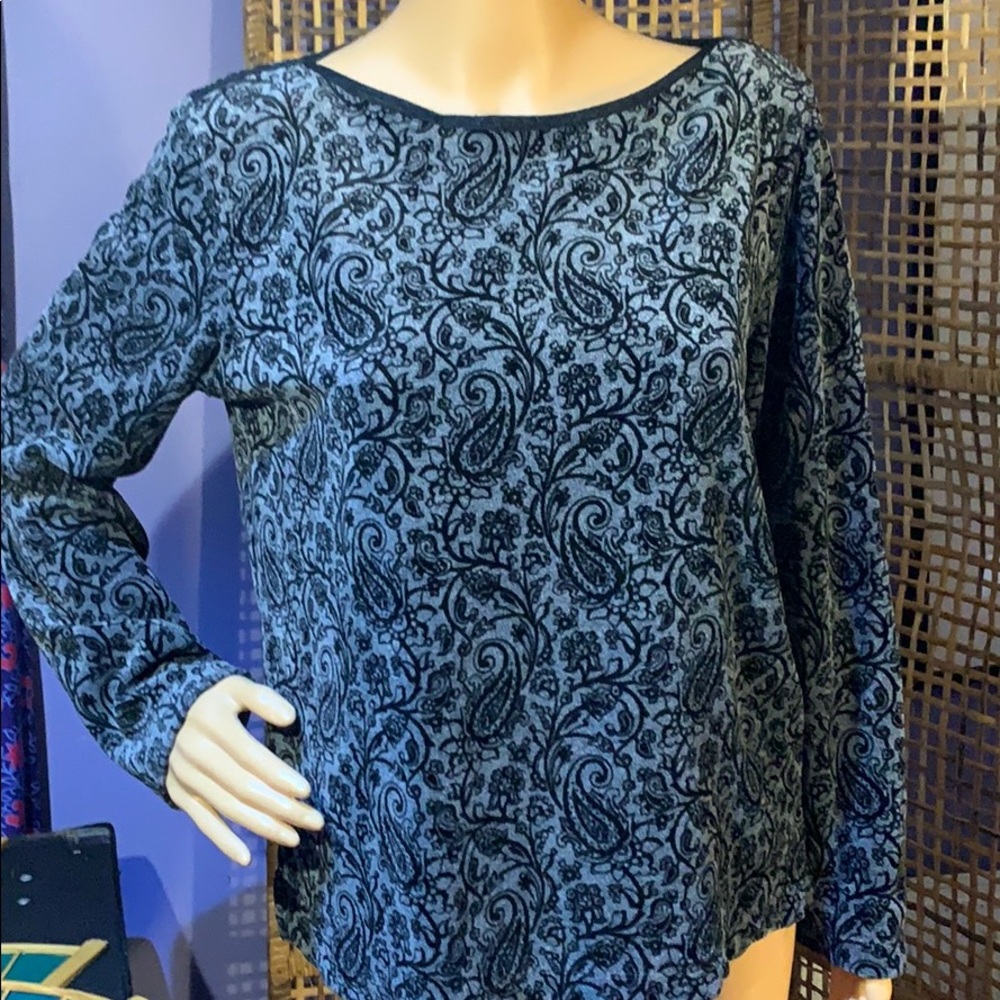 BEAUTIFUL LIZ CLAIBORNE VELOUR PAISLEY TOP